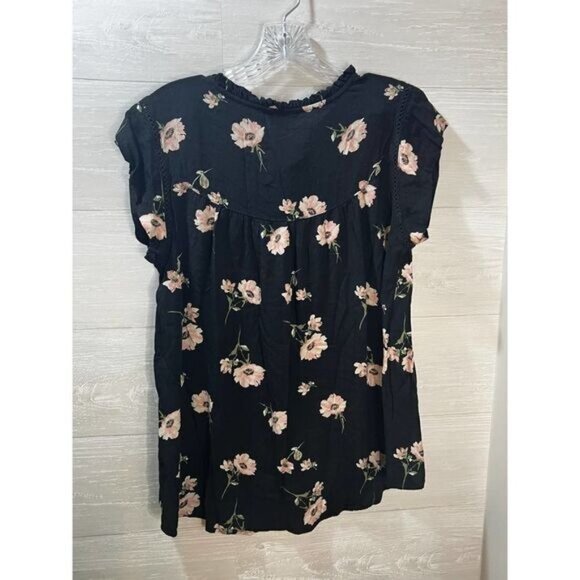 Buffalo David‎ Bitton Womens Top Flutter Sleeve Floral Medium - Picture 2 of 5